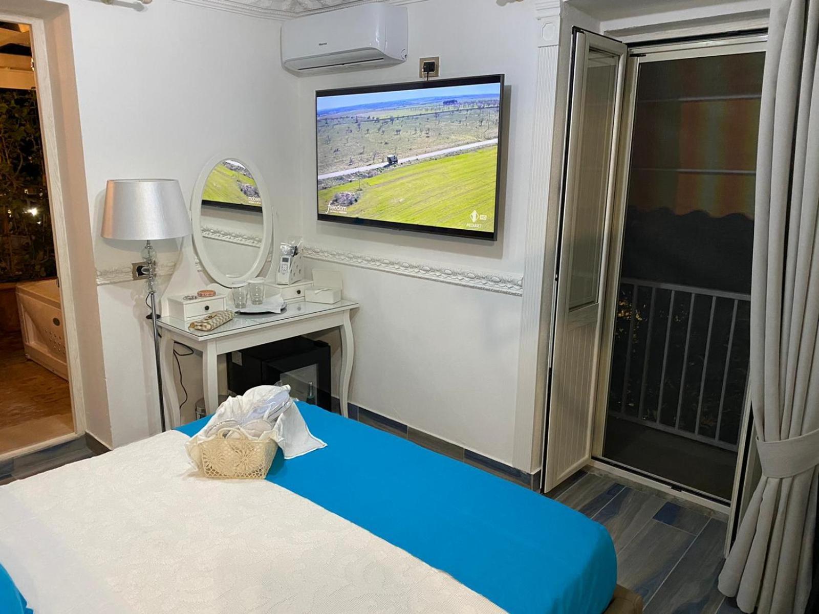 Luxury B&B Suite Jacuzzi Villa Filomena 卡梅罗塔的码头 外观 照片