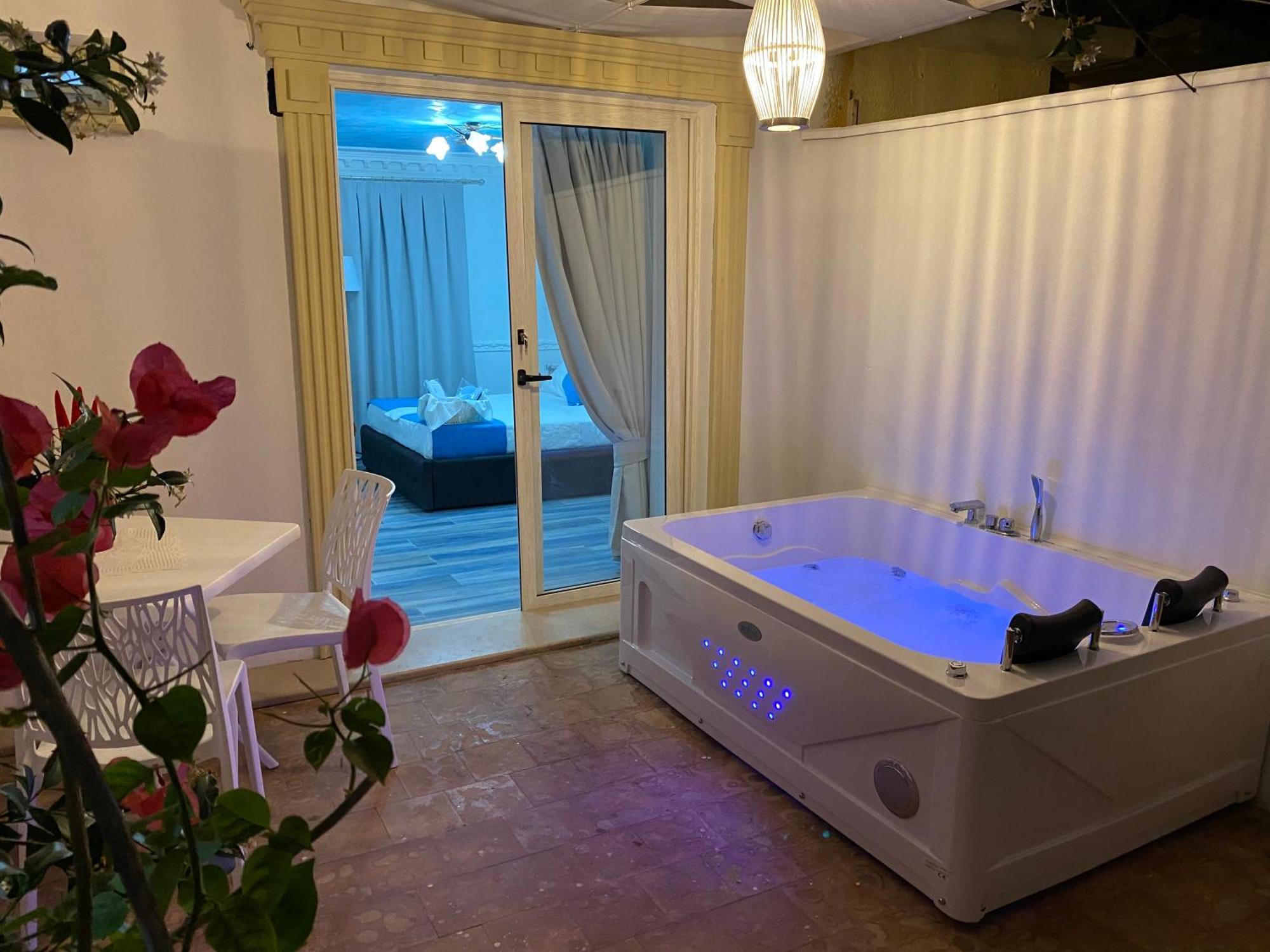 Luxury B&B Suite Jacuzzi Villa Filomena 卡梅罗塔的码头 外观 照片