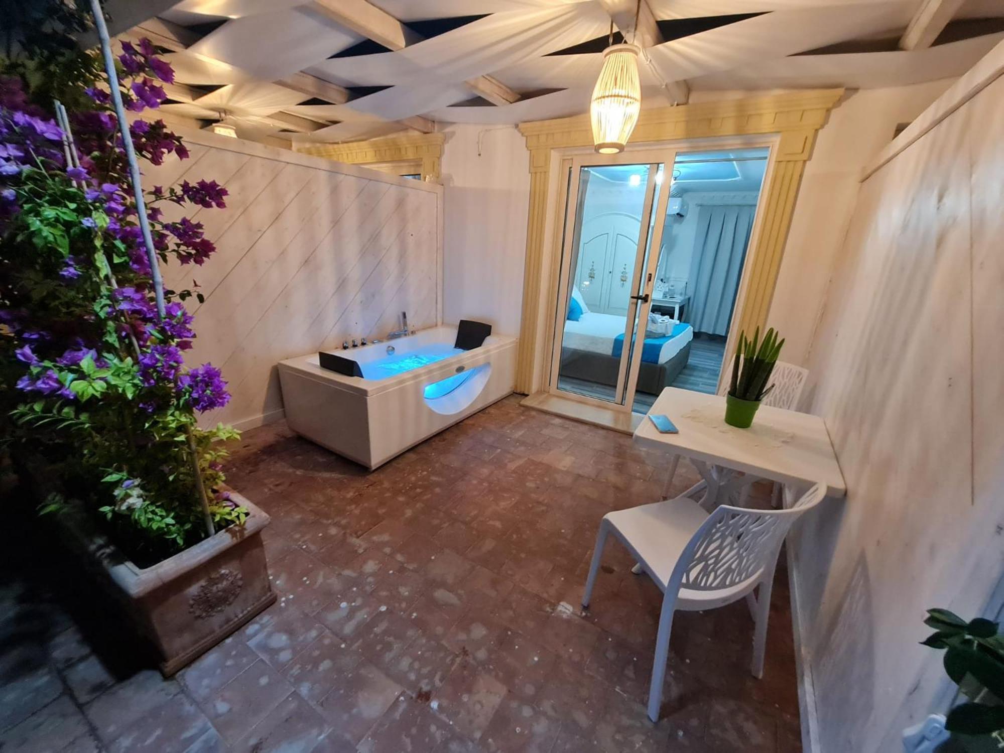 Luxury B&B Suite Jacuzzi Villa Filomena 卡梅罗塔的码头 外观 照片